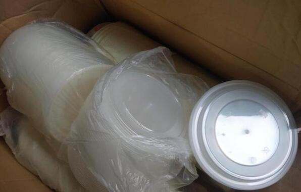 海南禁塑，又一家餐飲店被查處，查獲4萬余個不可降解塑料制品
